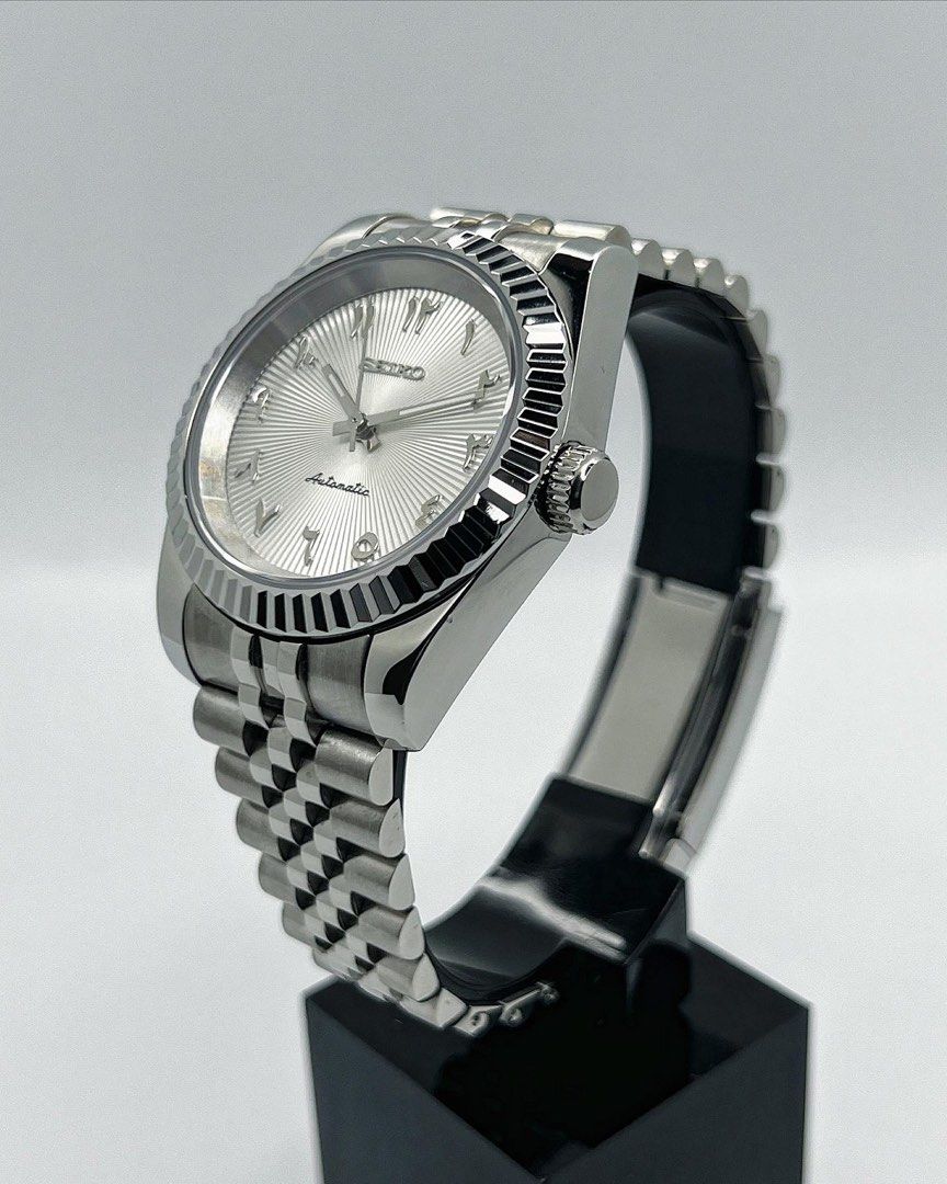 Seikojust | White Arabic Textured