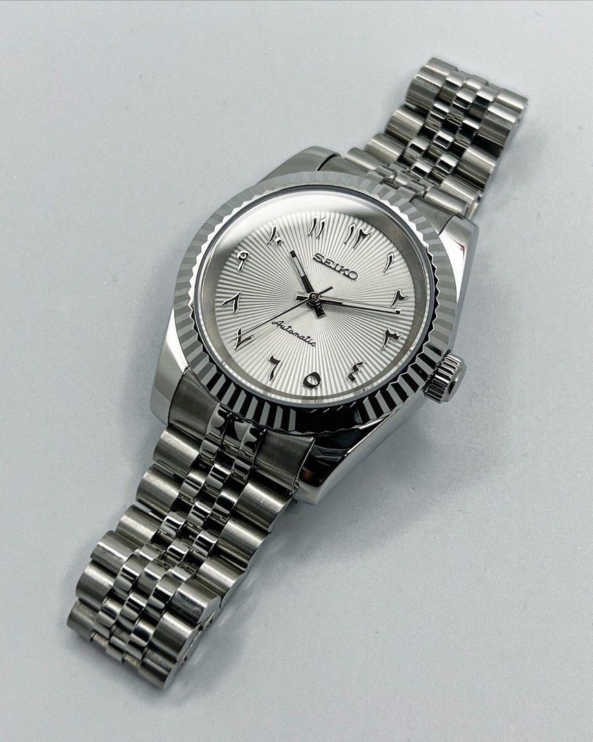 Seikojust | White Arabic Textured